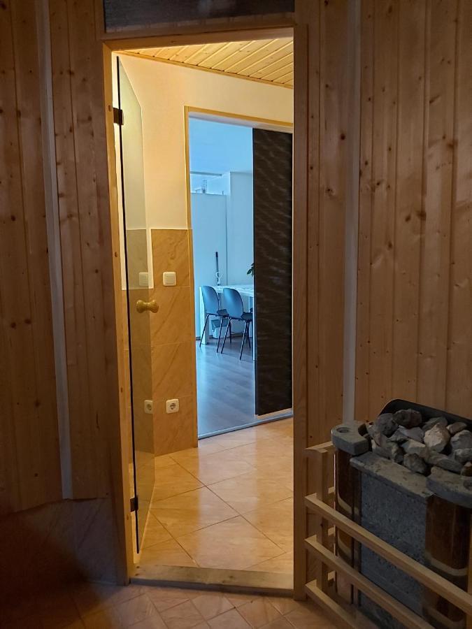 Relax-Apartment Mit Sauna Klagenfurt am Woerthersee Bagian luar foto